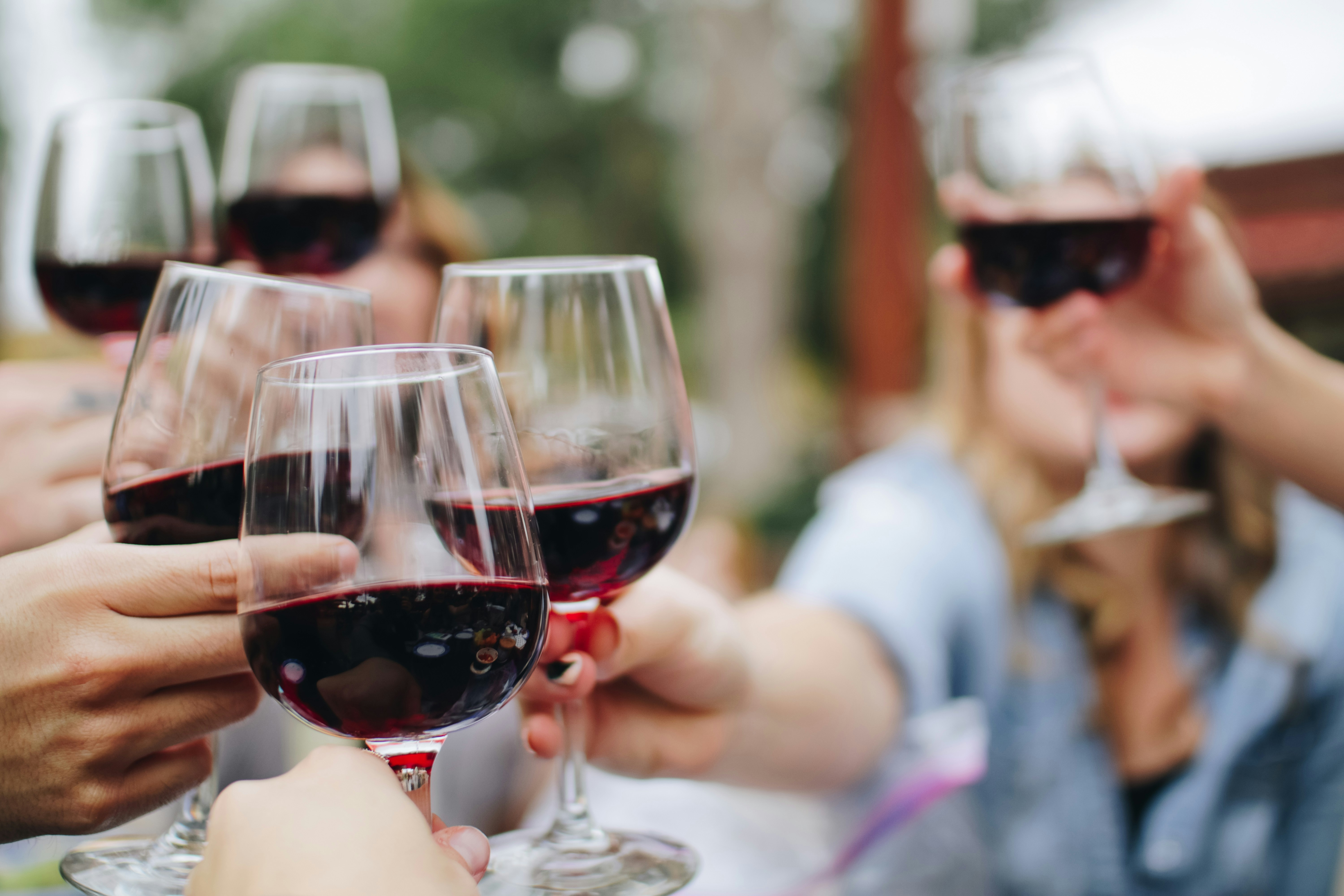 How to Sell Your Wine Collection: Exchanges vs Auctions