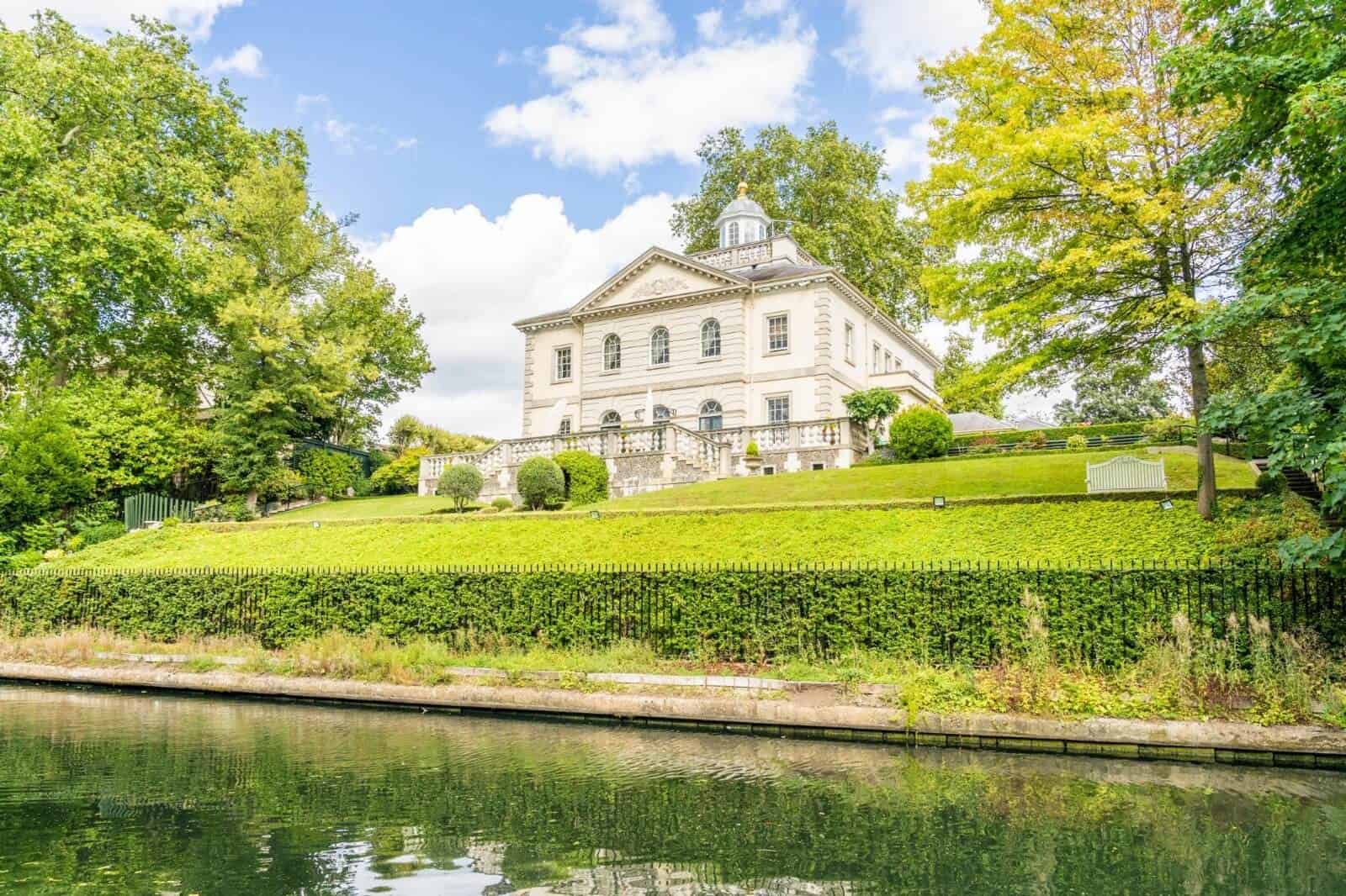 Specialist Mortgage Solutions for Non-Standard Income Profiles