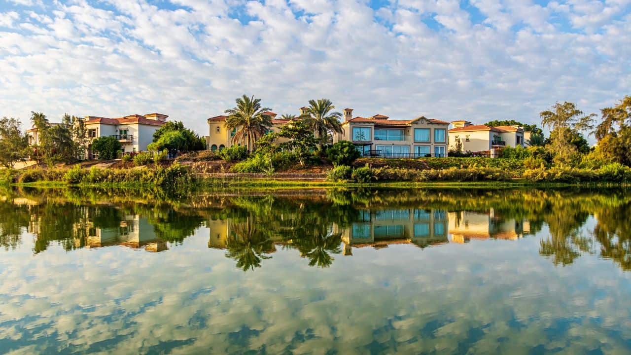 Lease vs. Finance: What’s Better for Luxury Villas in Abu Dhabi?