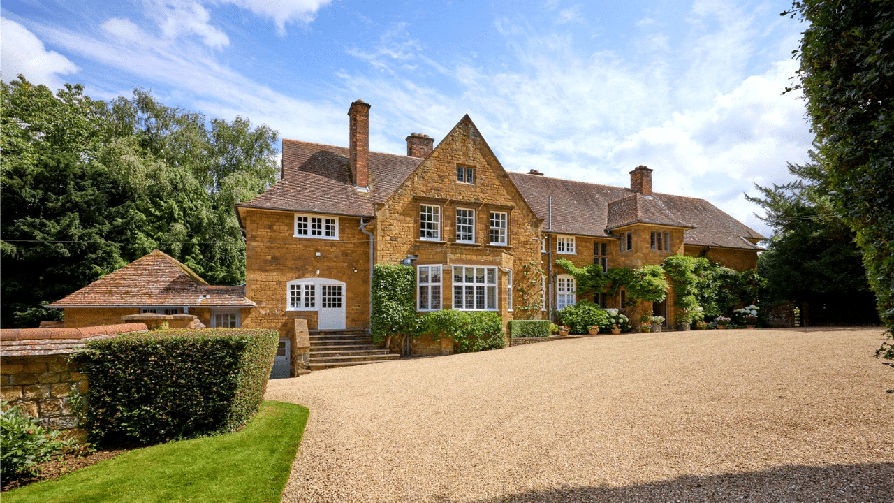 Property for Sale in Coventry – Smart Moves for Buyers and Investors