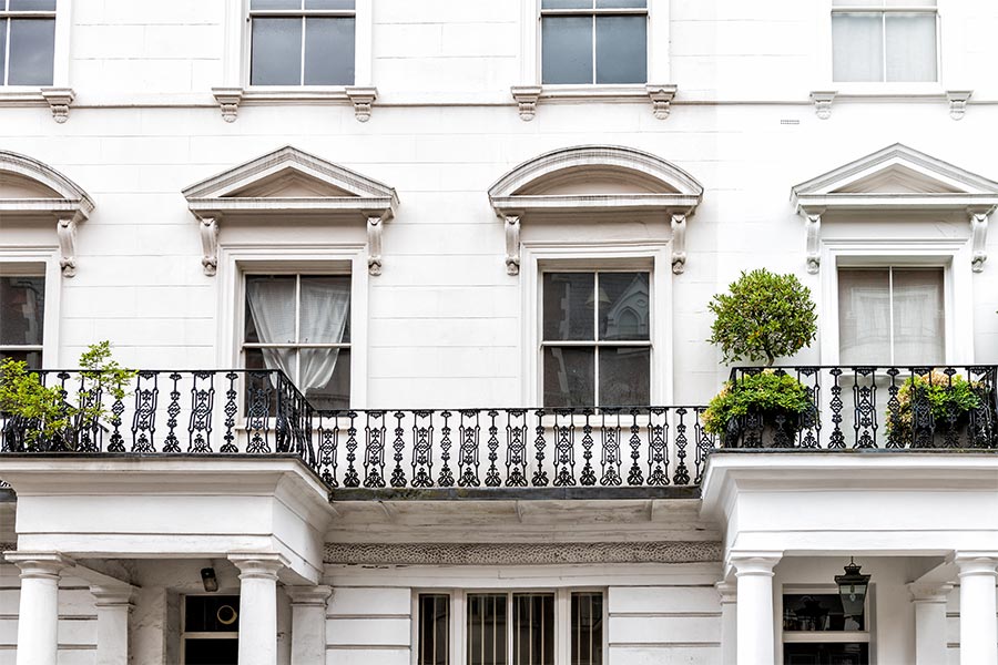 £4.8 Million UK Expat Mortgage for an International Consultant with Overseas Business Income